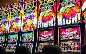 Antarmuka dewa live table games di layar smartphone dengan streaming langsung dan kontrol taruhan